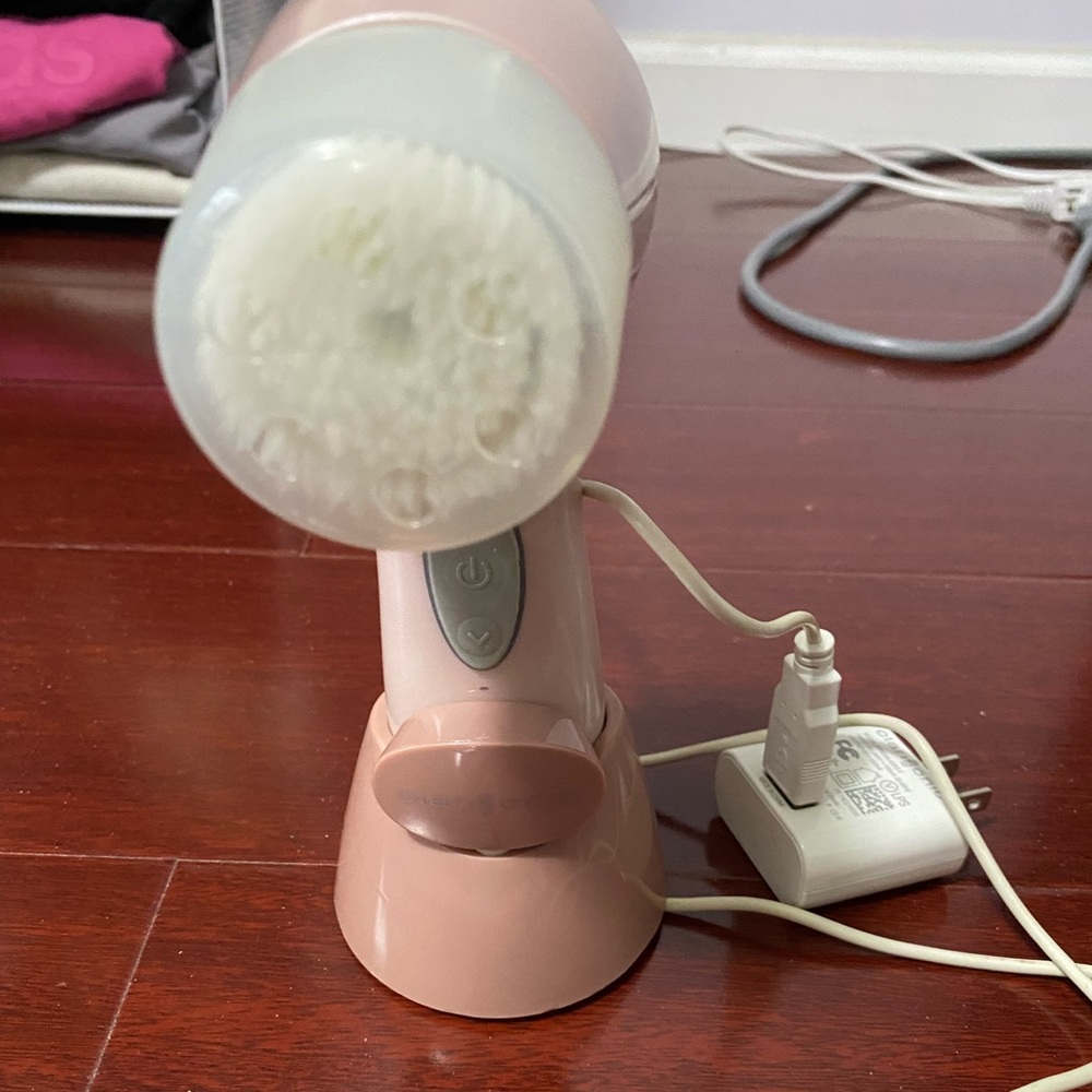 Clarisonic Mia cleansing brush - Picture 2 of 2